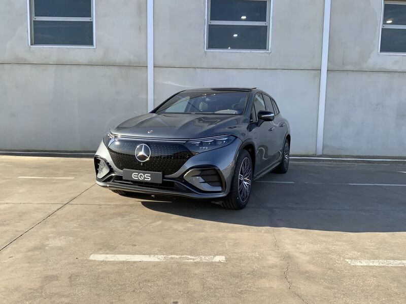 Gris Usado 2023 Mercedes EQS580 SUV | 188.679 € - Imagen 1/4