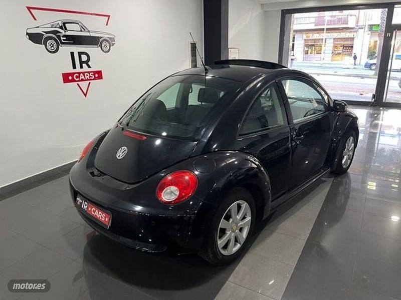 Usado VW New Beetle 102 CV (75 kW) 2006 Negro Utilitario