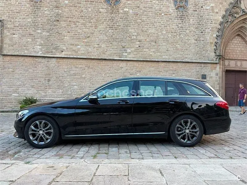 Usado Mercedes C220 170 CV (125 kW) 2014 Negro Familiar