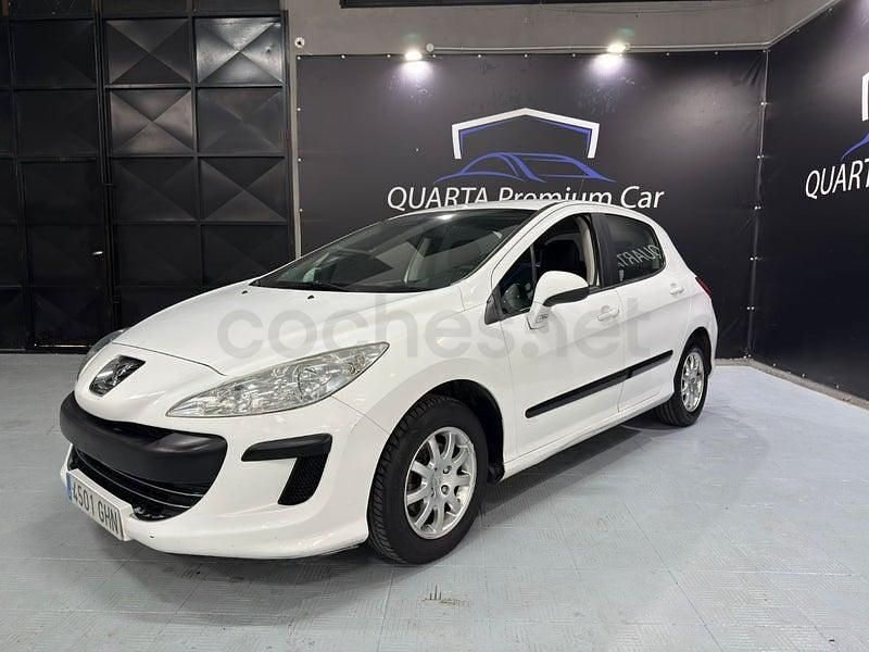 Usado Peugeot 308 95 CV (69 kW) 2008 Blanco Berlina