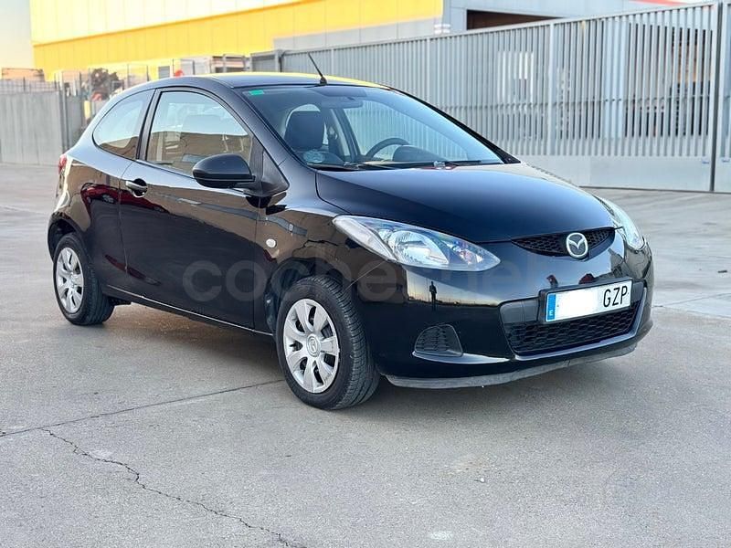 Usado Mazda 2 Active 86 CV (63 kW) 2010 Negro Utilitario