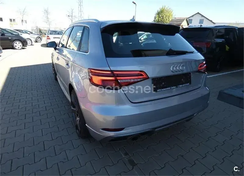 Usado Audi A3 116 CV (85 kW) 2017 Gris / plata Berlina