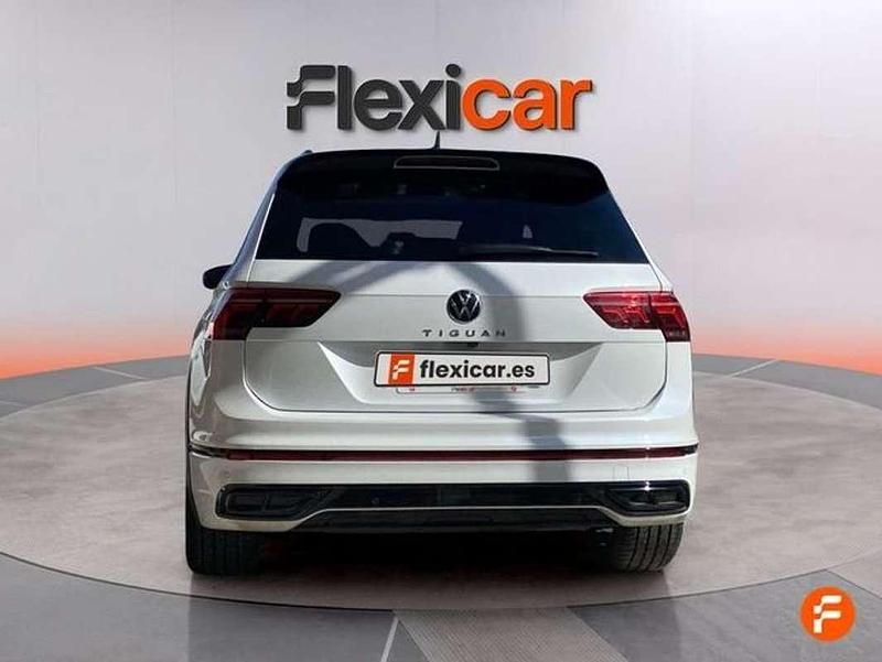 Usado VW Tiguan R-line 150 CV (110 kW) 2021 Blanco SUV