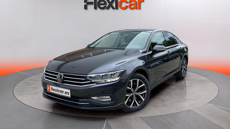 Usado VW Passat Executive 150 CV (110 kW) 2021 Gris Berlina
