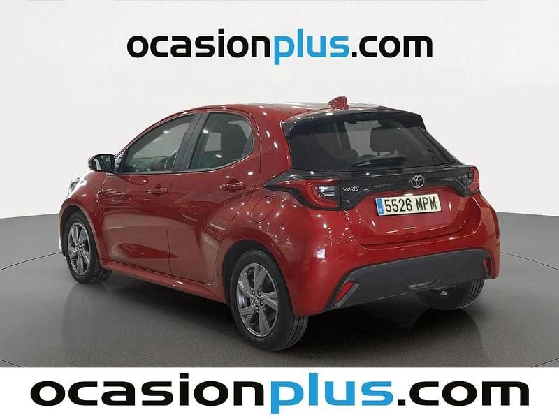 Begagnad Toyota Yaris Hybrid Active 116 HK (85 kW) 2024 Röd Halvkombi