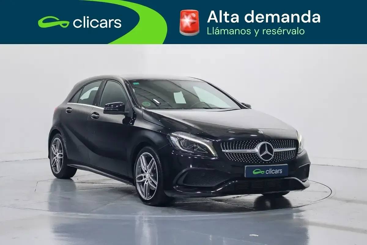 Usado Mercedes A180 109 CV (80 kW) 2017 Negro Utilitario