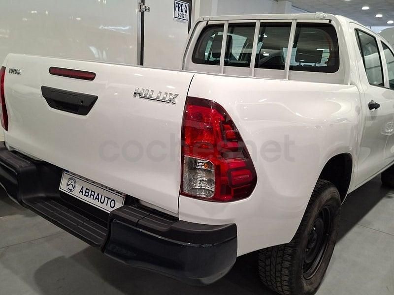 Usado Toyota HiLux 150 CV (110 kW) 2023 Blanco Pickup/Camioneta