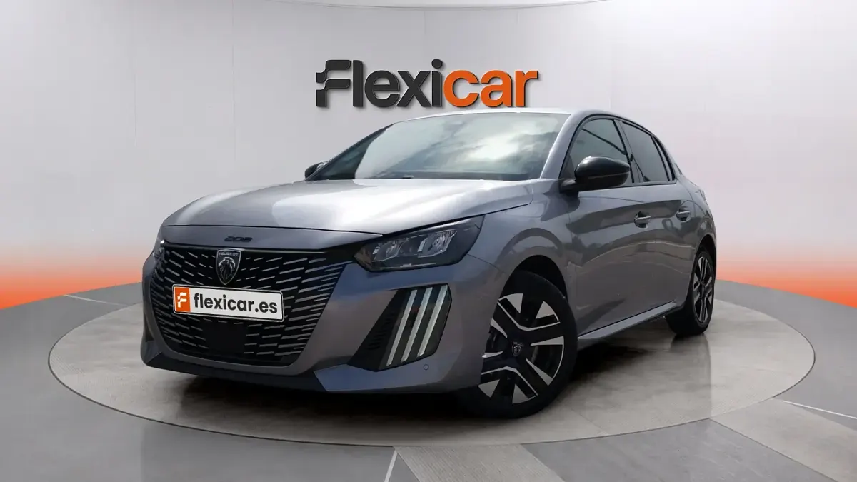 Usado Peugeot 208 Allure 101 CV (74 kW) 2025 Gris Utilitario