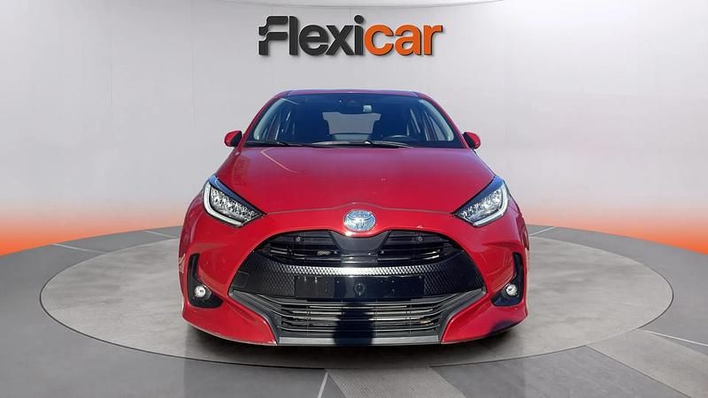 Usado Toyota Yaris Hybrid Active 116 CV (85 kW) 2023 Rojo Berlina