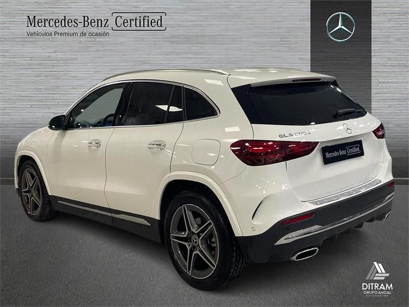 Usado Mercedes GLA200 150 CV (110 kW) 2024 Blanco SUV