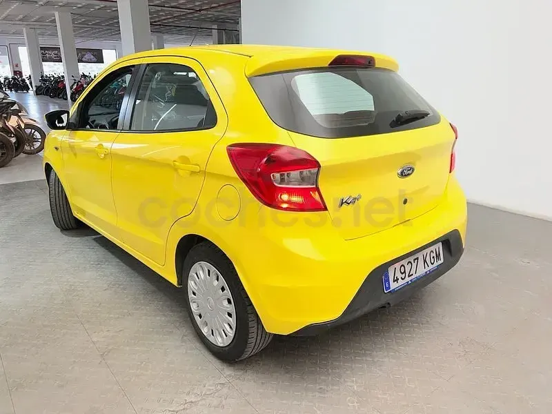 Usado Ford Ka Plus 70 CV (51 kW) 2017 Amarillo Utilitario