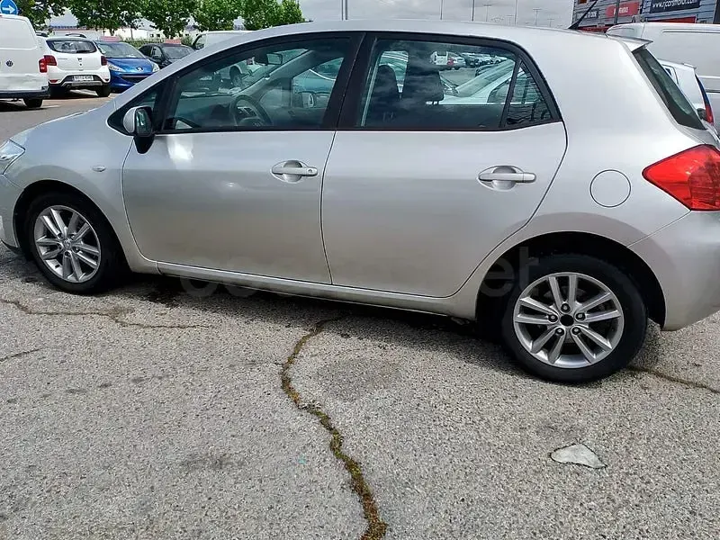Usado Toyota Auris Active 90 CV (66 kW) 2009 Gris / plata Utilitario
