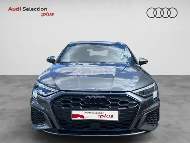 Usado Audi A3 Ambiente 245 CV (180 kW) 2024 Gris / plata Berlina