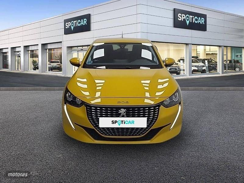 Usado Peugeot 208 Active 100 CV (73 kW) 2021 Amarillo Utilitario