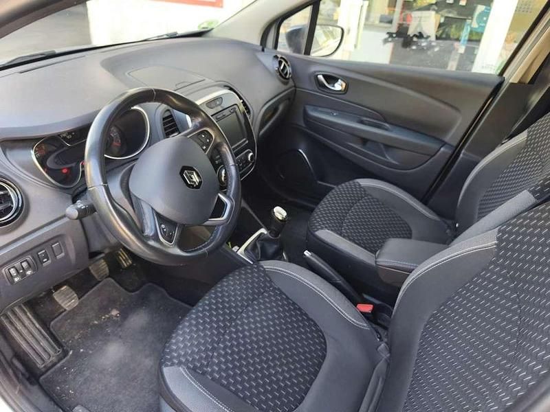 Usado Renault Captur Life 90 CV (66 kW) 2020 Gris SUV