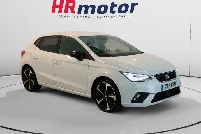 Gris Usado 2024 Seat Ibiza FR | 20.580 € (Precio justo) - Imagen 1/4