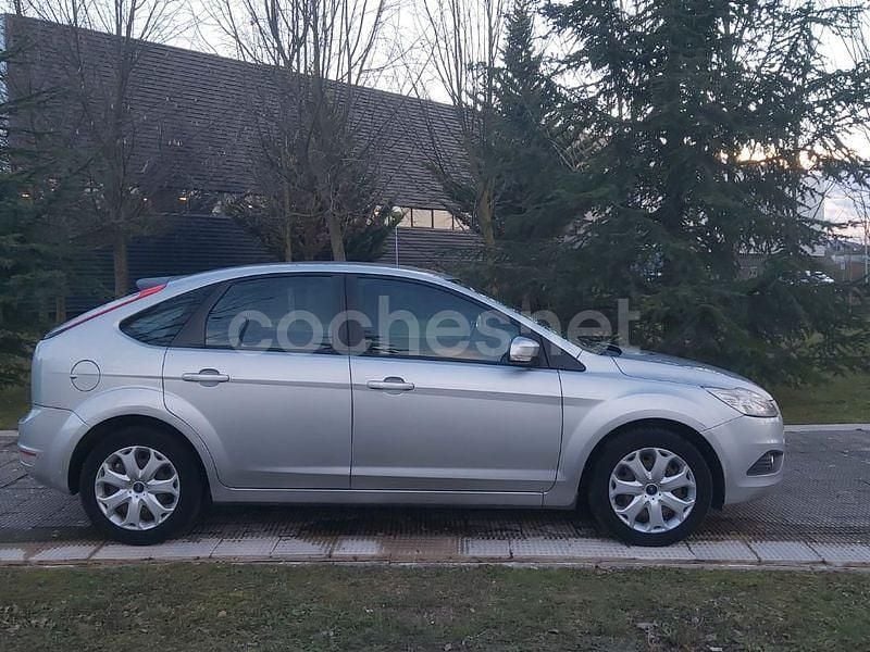 Usado Ford Focus 109 CV (80 kW) 2009 Gris / plata Berlina