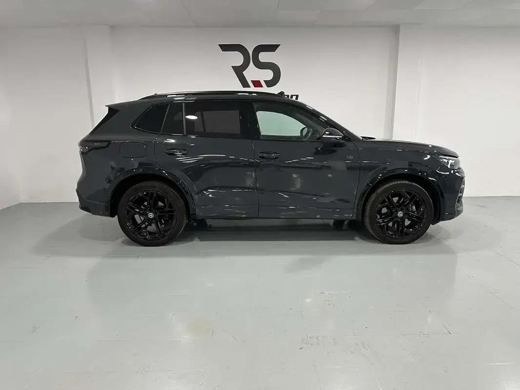 Usado VW Tiguan R-line 193 CV (141 kW) 2024 Gris SUV