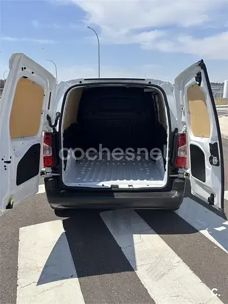 Usado Opel Combo 100 CV (73 kW) 2024 Blanco Monovolumen
