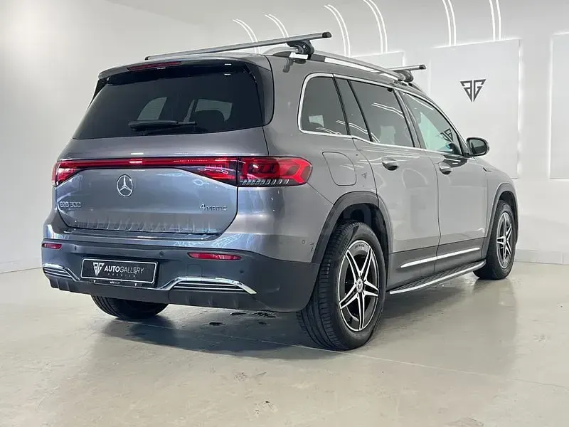 Usado Mercedes EQB300 167 kW (228 CV) 2023 Gris SUV