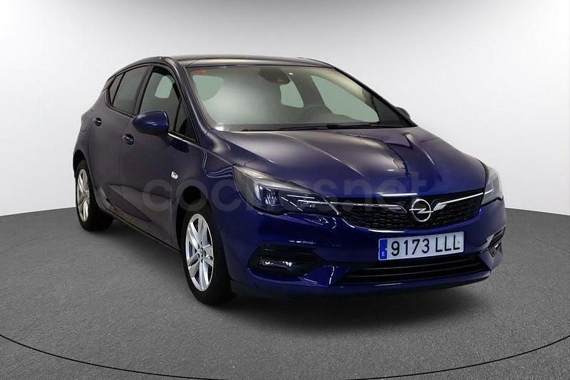 Usado Opel Astra GS Line 110 CV (80 kW) 2020 Azul Berlina