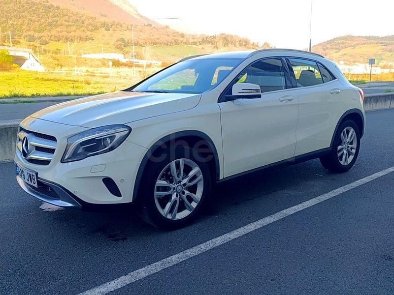 Usado Mercedes GLA200 Urban 136 CV (100 kW) 2017 Blanco SUV