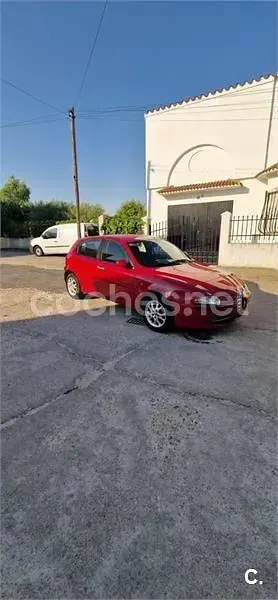 Usado Alfa Romeo 147 Progression 120 CV (88 kW) 2001 Rojo Utilitario