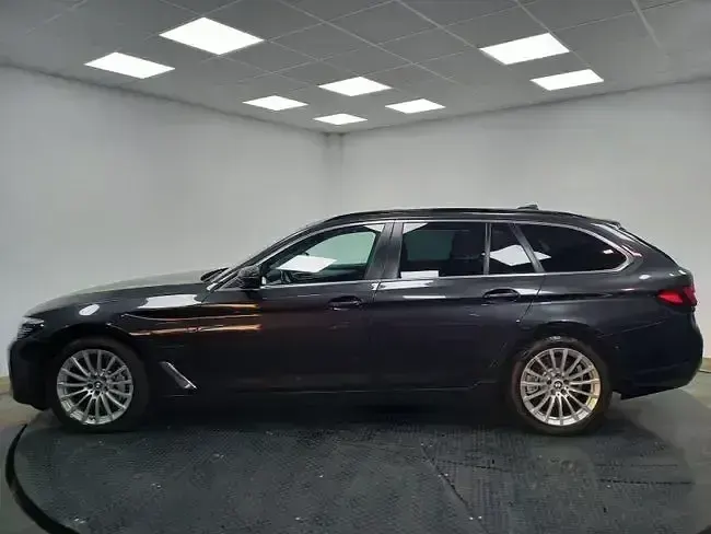 Usado BMW 530e 292 CV (214 kW) 2021 Gris / plata Familiar