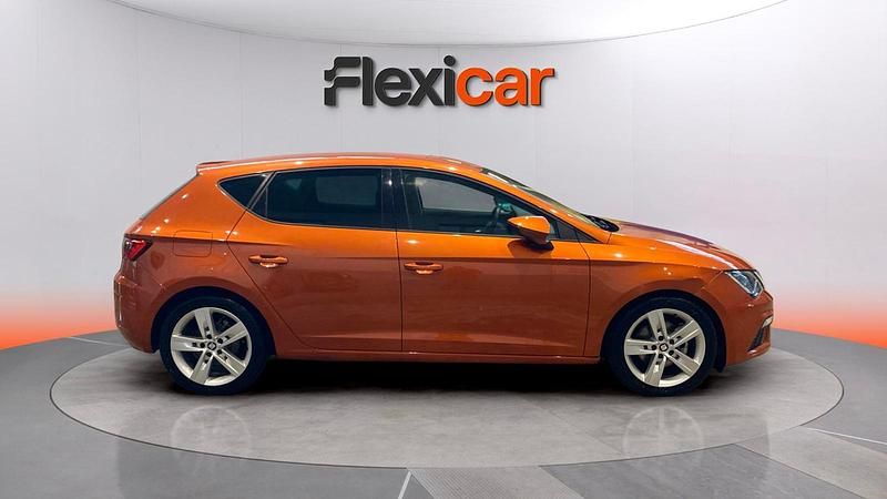 Usado Seat Leon FR 150 CV (110 kW) 2018 Naranja Berlina