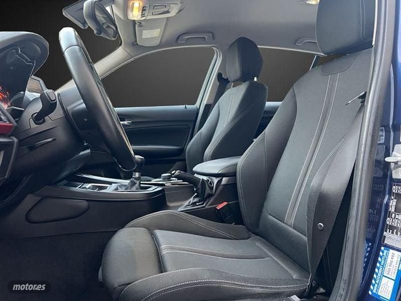 Usado BMW 118 Sport Line 150 CV (110 kW) 2015 Azul Utilitario