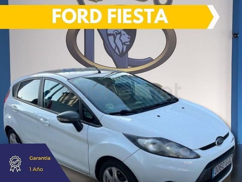 Usado Ford Fiesta Titanium 95 CV (69 kW) 2010 Blanco Utilitario
