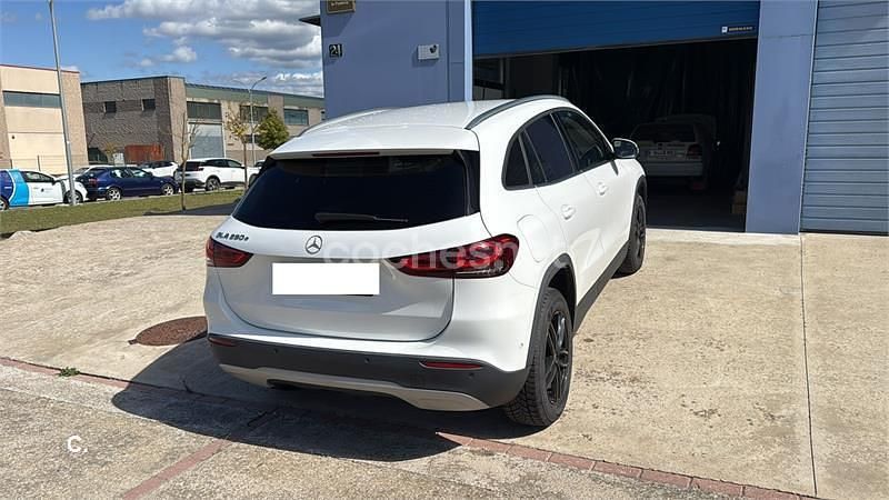 Usado Mercedes GLA250 218 CV (160 kW) 2021 Blanco SUV