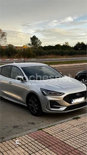 Usado Ford Focus ST-Line 125 CV (91 kW) 2024 Gris / plata Berlina