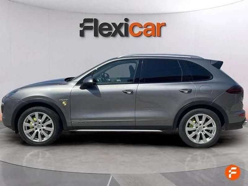 Usado Porsche Cayenne S E-Hybrid 416 CV (305 kW) 2017 Gris SUV