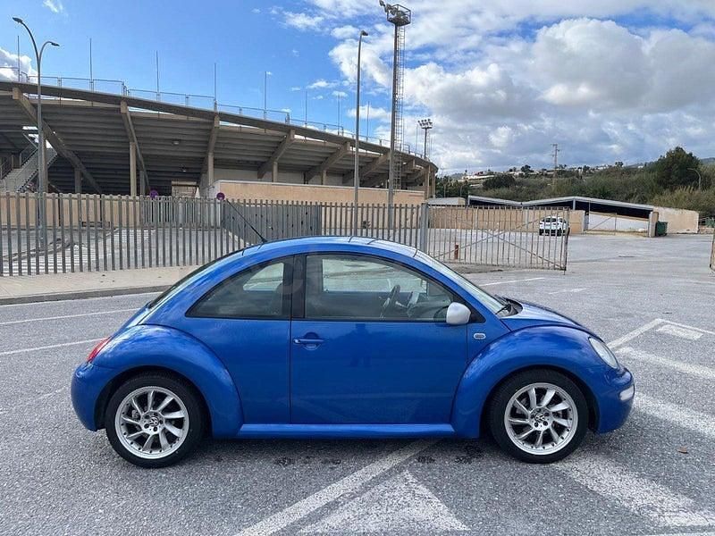 Usado VW New Beetle 105 CV (77 kW) 2005 Azul Utilitario