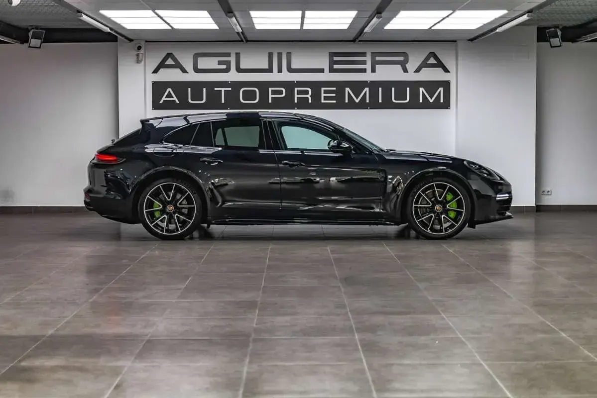Usado Porsche Panamera Platinum Edition 462 CV (339 kW) 2023 Negro Familiar