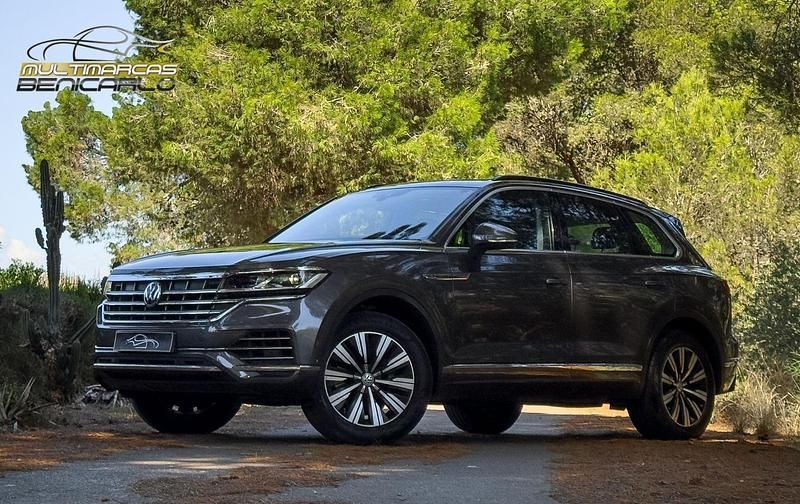 Gris Usado 2019 VW Touareg Pure SUV | 36.500 € (Caro) - Imagen 1/4