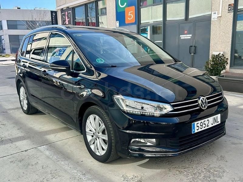 Usado VW Touran Advance 150 CV (110 kW) 2016 Gris / plata Monovolumen