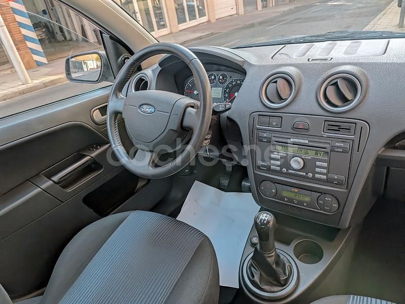 Usado Ford Fusion Ambiente 80 CV (58 kW) 2007 Azul Berlina