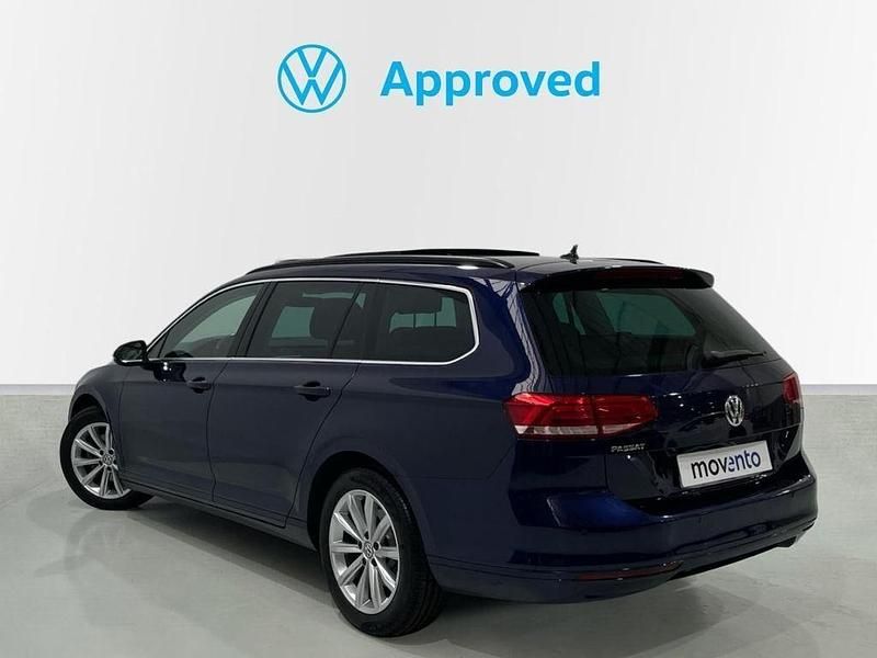 Usado VW Passat Advance 120 CV (88 kW) 2018 Azul Familiar