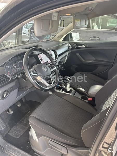 Usado VW T-Cross Advance 95 CV (69 kW) 2019 Gris / plata SUV