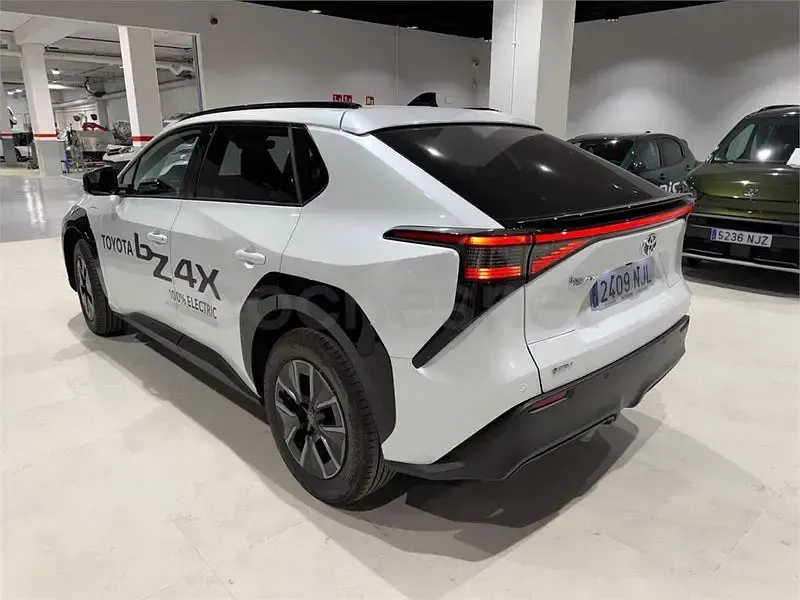 Nuevo Toyota bZ4X Advance 2025 Eléctrico SUV