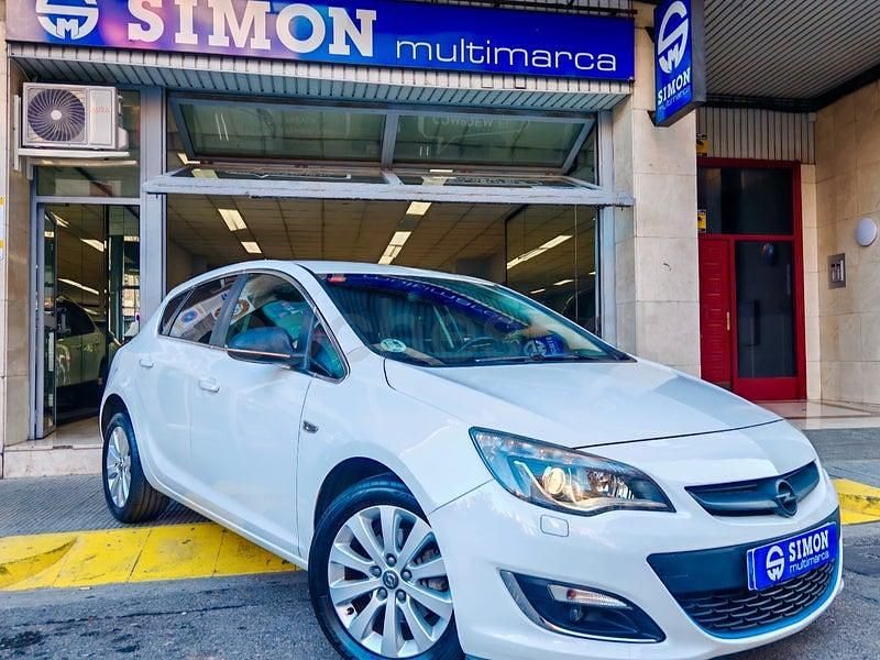 Usado Opel Astra Business 110 CV (80 kW) 2013 Blanco Berlina
