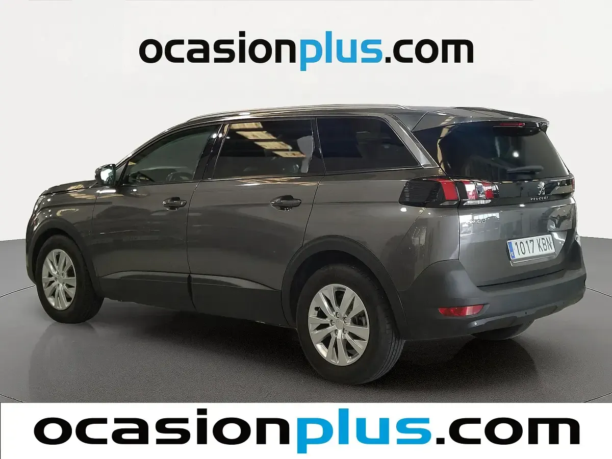 Usado Peugeot 5008 Active 120 CV (88 kW) 2017 Gris plata SUV
