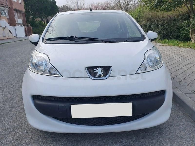 Usado Peugeot 107 Urban Move 68 CV (50 kW) 2008 Blanco Utilitario