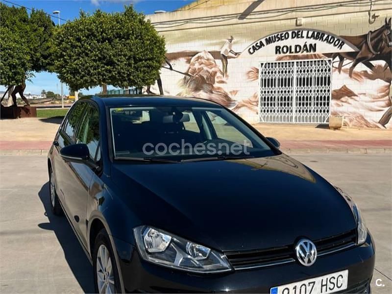 Negro Usado 2013 VW Golf Advance Berlina | 8800 € (Buen precio) - Imagen 1/4