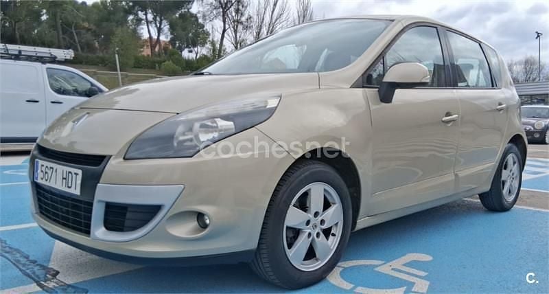 Usado Renault Scénic III 110 CV (80 kW) 2011 Beige Monovolumen