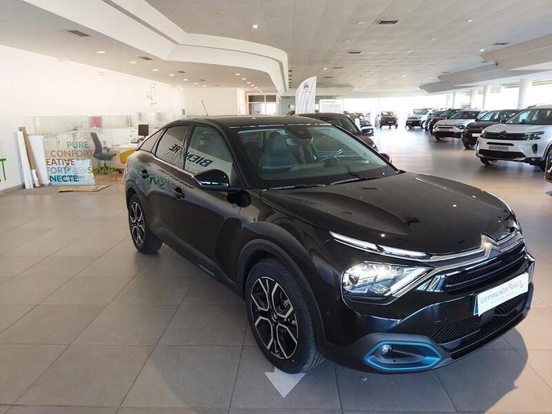 Negro perla nera Usado 2022 Citroën e-C4 Shine Utilitario | 26.500 € (Precio justo) - Imagen 1/4