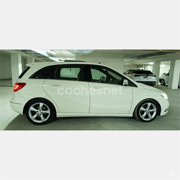 Usado Mercedes B180 109 CV (80 kW) 2014 Blanco Utilitario