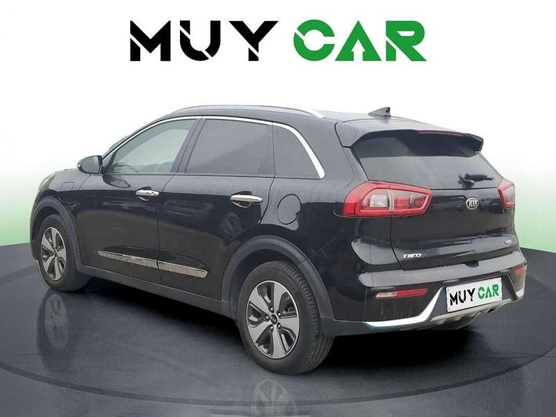Usado Kia Niro 141 CV (103 kW) 2017 Negro SUV